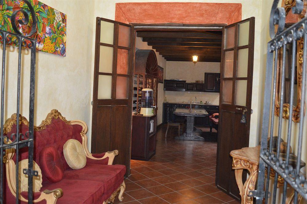 Hotel Y Galeria Uxlabil Antigua Екстериор снимка