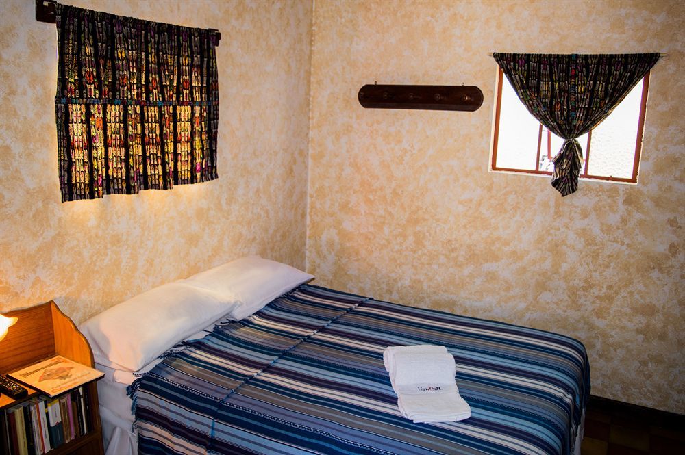 Hotel Y Galeria Uxlabil Antigua Екстериор снимка