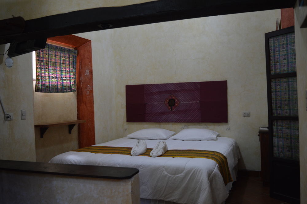 Hotel Y Galeria Uxlabil Antigua Екстериор снимка