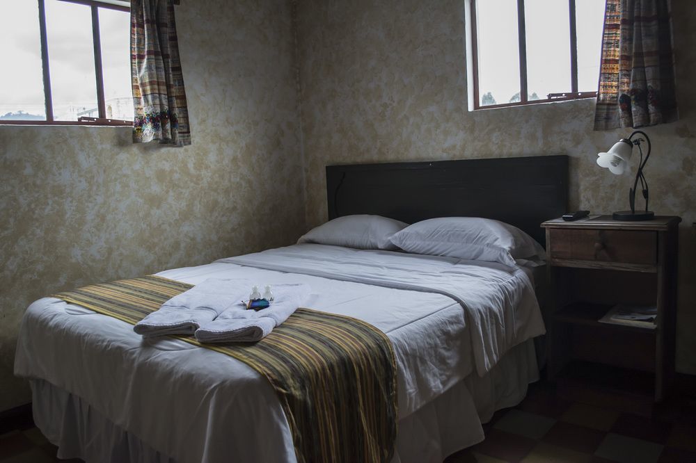 Hotel Y Galeria Uxlabil Antigua Екстериор снимка